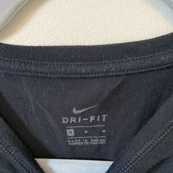 Long sleeve nike (size medium) - Picture 3 of 3